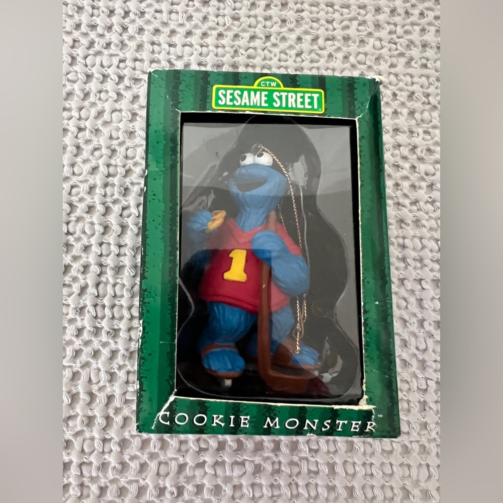 Sesame Street Green Striped Ornament Box